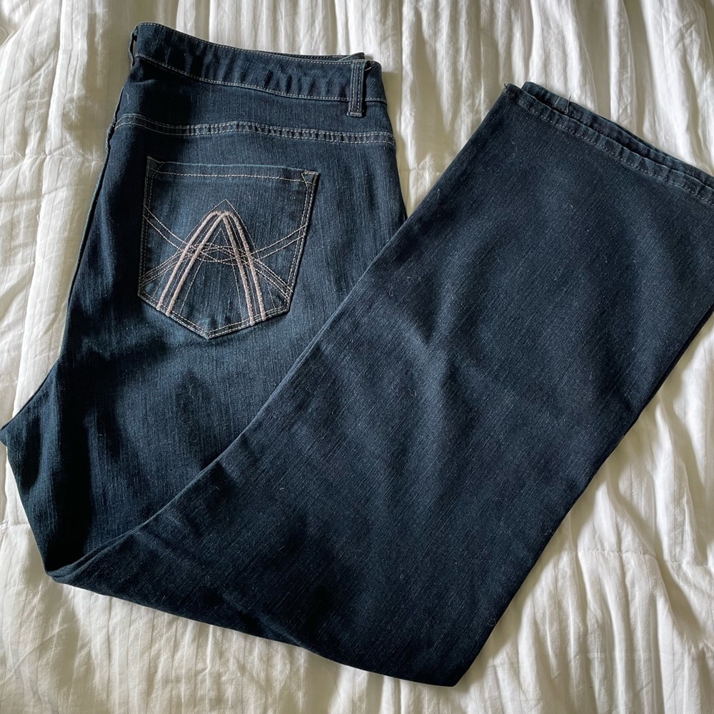 Avenue Woman’s Jeans Bootcut 18A indigo
